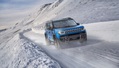 Dankzij de 4x4-aandrijving en het "Selec-Terrain"-systeem zou de Jeep Recon moeilijke omstandigheden zoals sneeuw en ijs aankunnen. De 650 pk motor zorgt voor een betrouwbare acceleratie. (Afbeelding bron: Jeep)