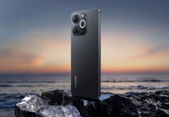 De Realme P4 Lite in obsidiaanzwarte uitvoering