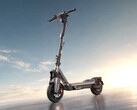 De Segway Max G3 Plus elektrische step is uitgerust met een boostmodus van 2.200 W, waarmee hij in 2,4 seconden van 0 naar 15 mph accelereert.