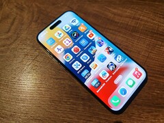 De iPhone 15 Pro heeft hetzelfde algemene ontwerp als de iPhone 14 Pro.