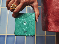 De Razr 70 Plus is IP48-gecertificeerd tegen het binnendringen van stof en water.