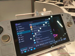 De Zotac Zone Pro met zijn Manjaro Linux fork (bron: Notebookcheck)