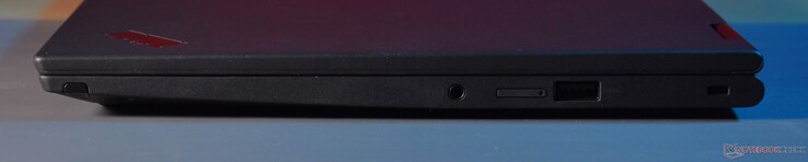 Rechts: stylus, 3,5 mm audio, USB A 3.2 Gen 1, Kensington-slot