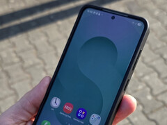 De Galaxy 26 laadt mogelijk niet sneller op dan de Galaxy S25 (afbeelding). (Afbeeldingsbron: Notebookcheck)