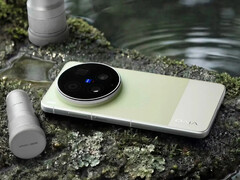 De Vivo X300 Ultra in een van de twee lanceringskleuren.