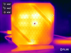 Minisforum Neptune Series HX77G vs. stresstest (linkerzijde)