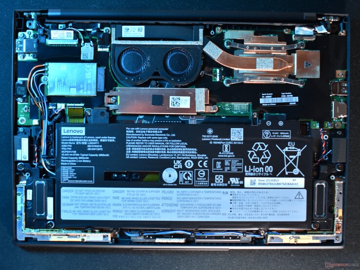 Lenovo ThinkPad X1 Carbon Gen 11: intern