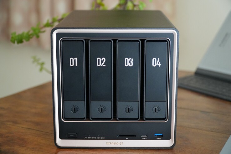 De Ugreen NASync DXP4800 GT beschikt over twee 10 GbE-poorten