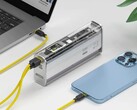 De SHARGEEK STORM2 Slim draagbare powerbank kan een iPhone zeven keer opladen. (Afbeelding bron: SHARGEEK)