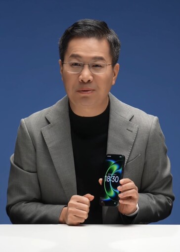 Lu Weibing geeft de eerste blik op de voorkant van de Xiaomi 17 Ultra (Foto bron: Lu Weibing)