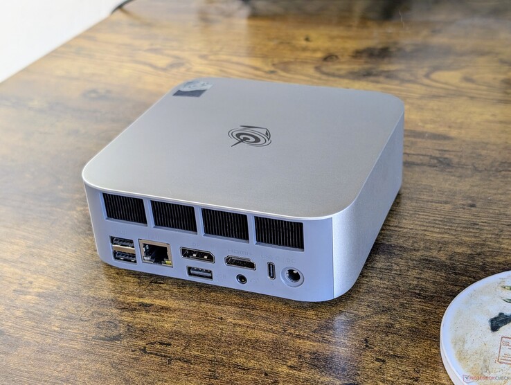 De USB-poorten zijn niet gelijk zonder labels om ze uit elkaar te houden