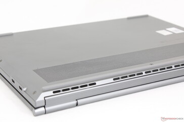 Ventilatieroosters langs de hele achterkant van het apparaat