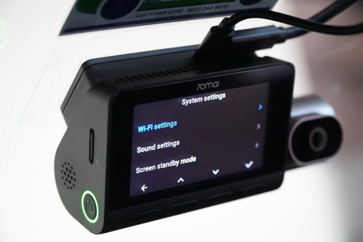 De 70mai 4K T800 dashcam heeft een handmatige aan/uit-knop (Afbeeldingsbron: Abhinav Fating/Notebookcheck)