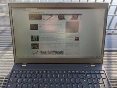 De ThinkPad L15 G2 buitenshuis gebruiken