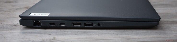 RJ45, 2x USB-C 3.2 Gen 2, HDMI, USB-A 3.2 Gen 1, 3,5mm audio