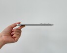 De Infinix Hot 60 Pro+ lijkt een drievoudige camera-opstelling op de achterkant te hebben. (Afbeeldingsbron: UniverseIce op X)
