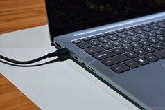 Lenovo IdeaPad Vibe: Aansluitingen aan de linkerkant.