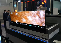 65-inch inkjet geprint OLED-scherm ontvouwt zich (Beeldbron: Charbax op YouTube)