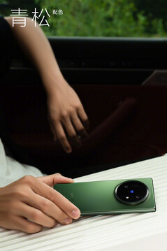 De Vivo Z Fold5 in Pine.