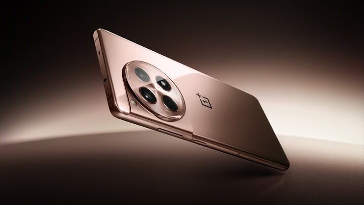 OnePlus teast de Ace 3 in zijn nieuwe Mingsha Gold kleurstelling. (Bron: OnePlus via Weibo)