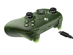 De 8BitDo Ultimate 3-mode controller voor Xbox in Jade maakt verbinding via USB-C, Bluetooth en 2,4GHz draadloos. (Afbeeldingsbron: 8BitDo)