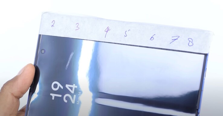 Het opvouwbare scherm van de Galaxy Z Fold7 is niet bijzonder krasbestendig. (Afbeeldingsbron: Gupta Informatiesystemen)