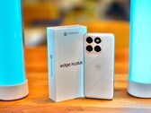 De Edge 70 Plus wil indruk maken met zijn grote accu en heldere scherm, maar vind je die niet ook elders bij Motorola?