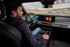 BMW zal bestuurders video's laten bekijken op hun infotainmentscherm terwijl ze Level 3 zelfsturende functies gebruiken. (Afbeeldingsbron: BMW)