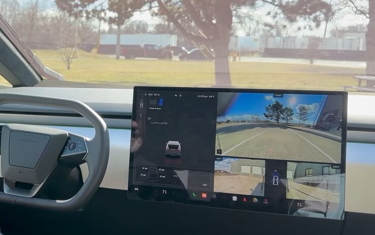 Bij de vijfde terugroepactie van Tesla Cybertruck staan problemen met de achteruitrijcamera centraal. (Afbeeldingsbron: Autoline Networks)