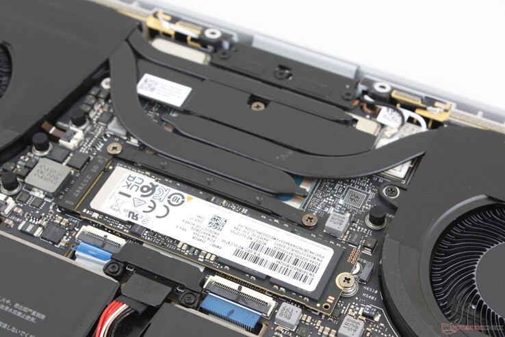 Model ondersteunt slechts één M.2 SSD zonder speciale warmteverdeler of koeling