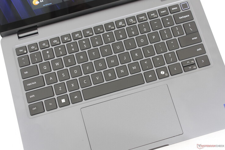 De toetsen zijn iets groter en geven een duidelijkere feedback dan de toetsen op de oudere Latitude 7450 2-in-1. Clickpad van 12,5 x 7,2 cm
