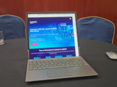 Lenovo's concept van een oprolbare laptop. (Bron: Notebookcheck via YouTube)