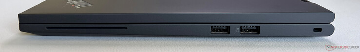 Rechterkant: SmartCard-lezer, USB-A 3.2 Gen.1 (5 Gbps), USB-A 3.2 Gen.1 (5 Gbps, voeding), Kensington-slot