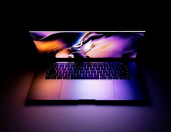 De MacBook Pro zal naar verwachting binnenkort worden uitgerust met een tandem OLED-beeldscherm. (Afbeeldingsbron: Daniel Korpai)