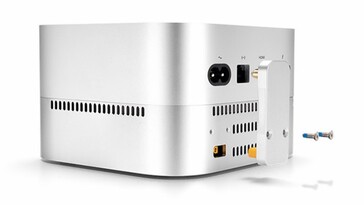 Er zijn geen aanpassingen nodig aan de Mac Mini; het apparaat kan gewoon via een stekker worden aangesloten.