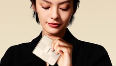 Xiaomi heeft officiële teaserposters, persfoto&#039;s en een teaservideo vrijgegeven van de Mix Flip 2 flip-telefoon met Leica-camera. (Afbeeldingsbron: Xiaomi)