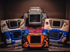 Een verzameling afgebeelde SEGA Game Gears