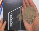 De Samsung Galaxy Z Fold 7 is de nieuwste telefoon die de duurzaamheidstests van JerryRigEverything heeft doorstaan. (Afbeelding bron: JerryRigEverything op YouTube)