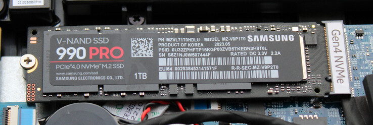 Een PCIe 4 SSD dient als de systeemschijf.