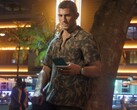 Jason uit GTA 6 is te zien terwijl hij een smartphone vasthoudt