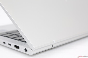 Het grijze oppervlak verdoezelt vingerafdrukken beter dan de donkere ThinkPad-systemen