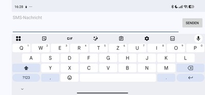 Toetsenbord in landschap