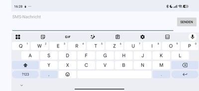 Toetsenbord in landschap