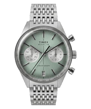 Timex Marlin Jet Chronograph TW2Y89800 met een saliegroene, concave wijzerplaat, witte chronograafsubwijzerplaten, datumvenster op 6 uur, gewelfd glas en een zilverkleurige roestvrijstalen armband.