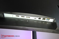Poorten linksonder: 2x HDMI, DP, USB-C, USB-B, LAN, 2x USB-A