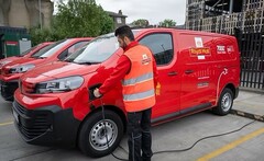 Een elektrische bestelwagen van Royal Mail, een van de 7.000 EV's in het wagenpark van het bedrijf in het Verenigd Koninkrijk (bron: Royal Mail)