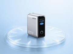 De Anker Charger (100W, 3 Ports, Smart Display) is nu verkrijgbaar in de VS met korting. (Afbeeldingsbron: Anker)