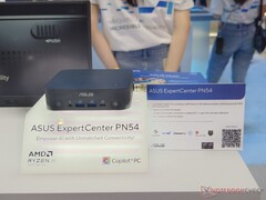 De Asus ExpertCenter PN54 is getoond op Computex 2025 (bron: Notebookcheck)