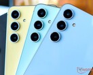 Een leaker heeft mogelijk alle kleur- en opslagopties onthuld voor de opvolger van de Galaxy S24 FE, hier afgebeeld (Afbeelding bron: Notebookcheck)