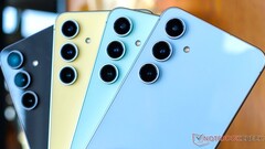 Een leaker heeft mogelijk alle kleur- en opslagopties onthuld voor de opvolger van de Galaxy S24 FE, hier afgebeeld (Afbeelding bron: Notebookcheck)